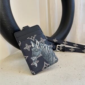 LOUIS VUITTON Chapman Porte Badge ID Card Holder
9️⃣5️⃣0️⃣